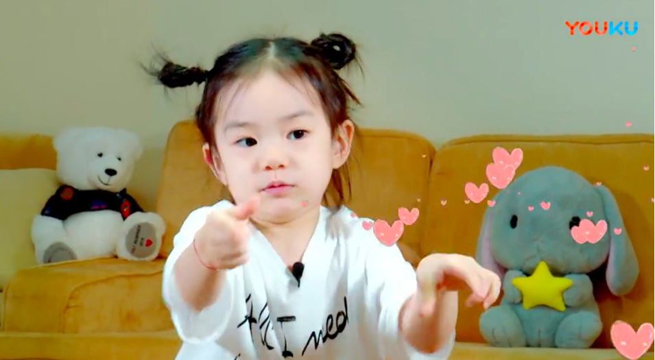 戚薇3歲女兒詞匯量大怎么教的 為什么Lucky年紀小有想法