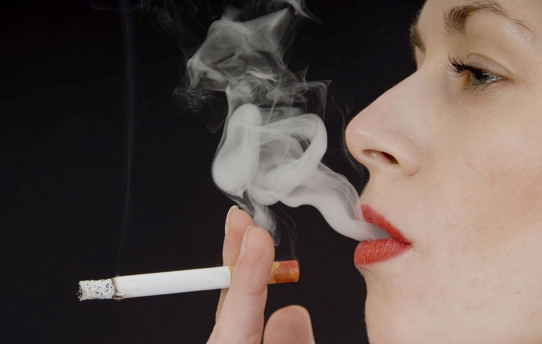 2018懷孕及產后抽煙對孩子有什么影響 孩子會有聽障風險嗎