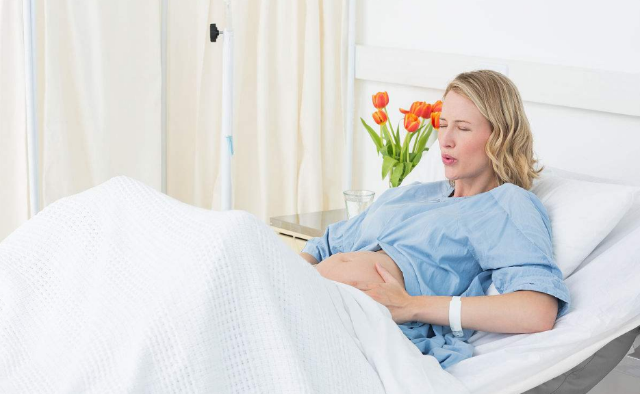 為什么生產時會剪會陰推肚子 分娩時常見哪些問題