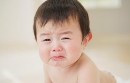 寶寶因為腸絞痛哭的癥狀 牛奶蛋白過敏導致寶寶腸絞痛嗎