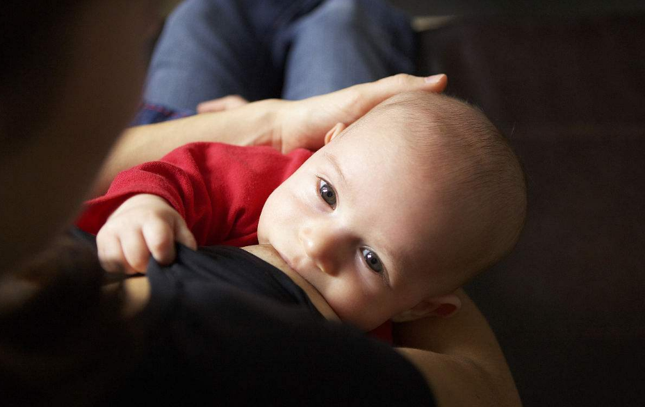 怎么看寶寶有沒有吃飽 寶寶吃飽會有什么樣的表現2018