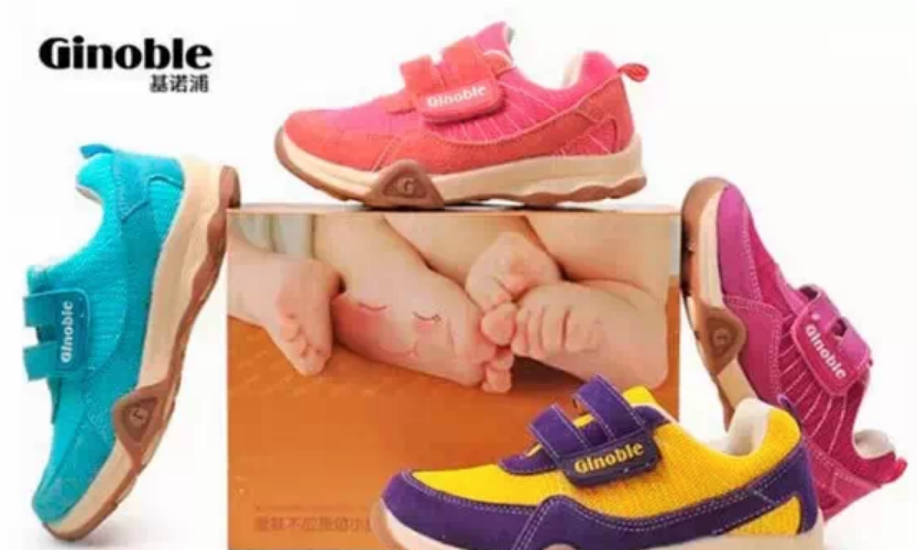三歲左右的孩子穿什么鞋子好 三歲寶寶運動鞋買什么牌子好 三歲左右的孩子穿什么鞋子好 三歲寶寶運動鞋買什么牌子好