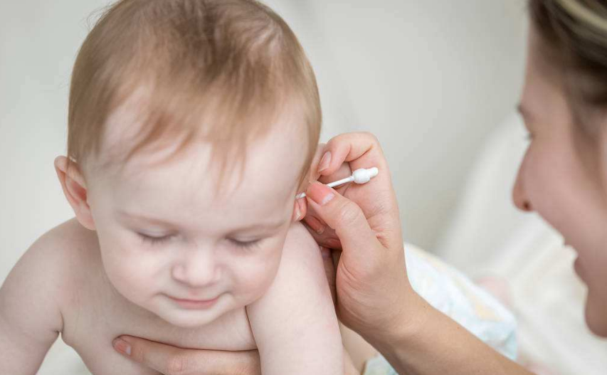 孩子喜歡摸大人的耳朵怎么辦 怎么讓孩子改掉這個習慣