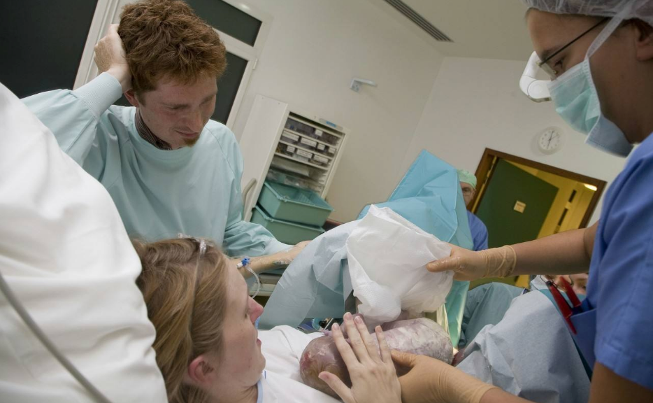 剖腹產(chǎn)陰道較不容易松弛嗎 剖腹產(chǎn)和自然產(chǎn)哪個好