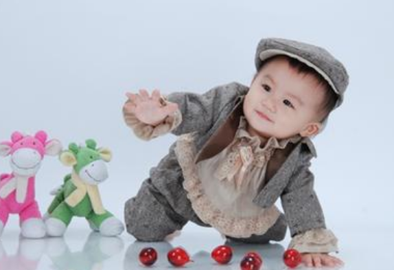 夏天寶寶穿什么不受涼 空調房寶寶穿衣服不受涼方法