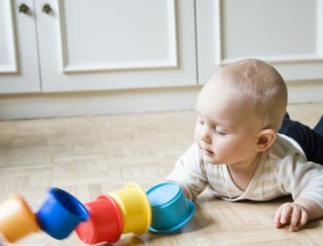 給寶寶做撫觸變聰明手法 寶寶撫觸是智力開發的最佳時間 給寶寶做撫觸變聰明手法 寶寶撫觸是智力開發的最佳時間