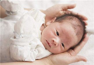 新生兒出生就貧血怎么回事 寶寶出生貧血如何治療 新生兒出生就貧血怎么回事 寶寶出生貧血如何治療