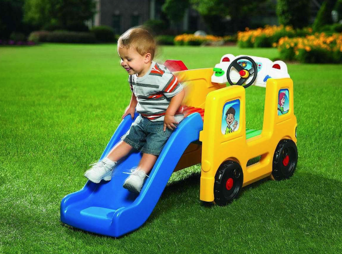 夏天寶寶坐滑滑梯需要注意什么 天熱孩子怎么到公園玩耍