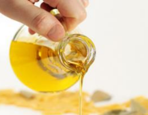 寶寶什么時候可以吃油 一歲寶寶吃油健康嗎2018 寶寶什么時候可以吃油 一歲寶寶吃油健康嗎2018