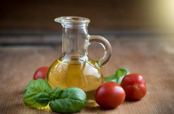 寶寶什么時候可以吃油 一歲寶寶吃油健康嗎2018 寶寶什么時候可以吃油 一歲寶寶吃油健康嗎2018