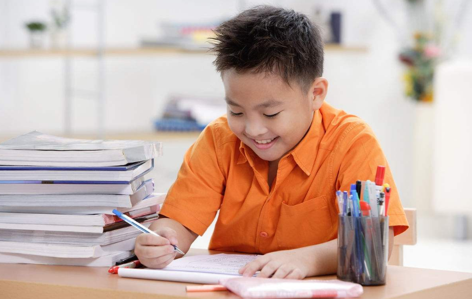 孩子作業拖拉經常不完成怎么辦 家長怎么改善孩子作業拖拉的習慣