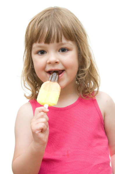 寶寶吃冰淇淋要注意什么 吃冰淇淋關鍵是年齡和適度 寶寶吃冰淇淋要注意什么 吃冰淇淋關鍵是年齡和適度