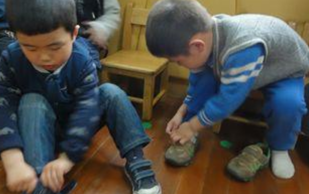 夏天寶寶穿學步鞋要穿襪子嗎 夏天寶寶什么時候穿學步鞋