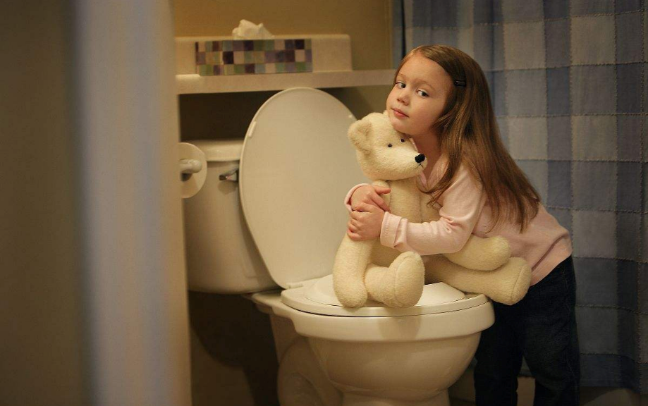 寶寶一到夏天就便秘是怎么回事 多喝水能預防夏季便秘嗎