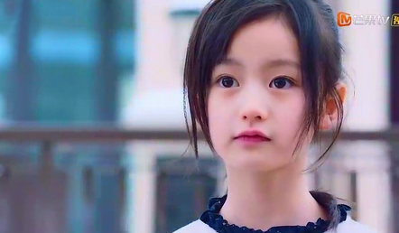 裴佳欣演靜學(xué)姐小時(shí)候的演員嗎 新版流星花園小滕唐靜是裴佳欣嗎