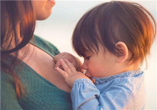 產后喂母乳怎么科學飲食 哺乳期如何吃有營養