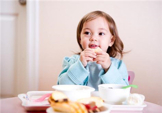 三伏天寶寶要怎么吃好 三伏天寶寶適合多吃酸甜食物