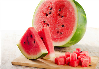 月經(jīng)期間可以吃西瓜嗎 來月經(jīng)吃冰西瓜不舒服怎么辦