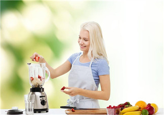 產(chǎn)后水腫胖該怎么吃 月子餐如何吃不會(huì)過量