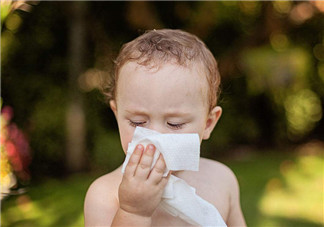 寶寶體質與哪些因素有關系 夏季孩子可以貼三伏貼針灸嗎 寶寶體質與哪些因素有關系 夏季孩子可以貼三伏貼針灸嗎