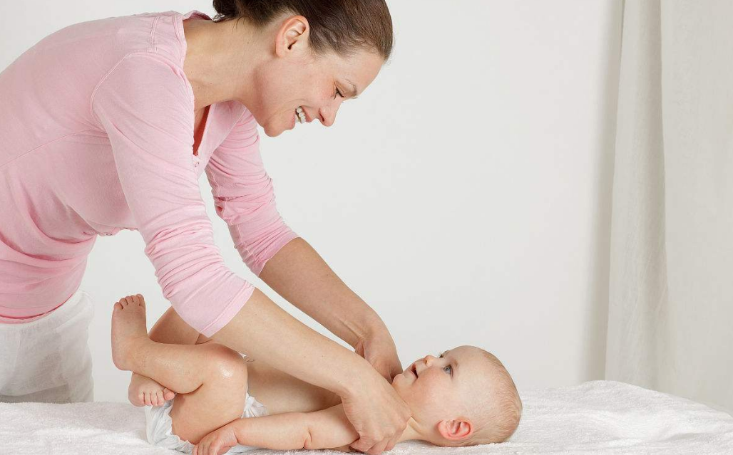 早產和剖腹產寶寶能按摩嗎 撫摸嬰兒的好處有哪些