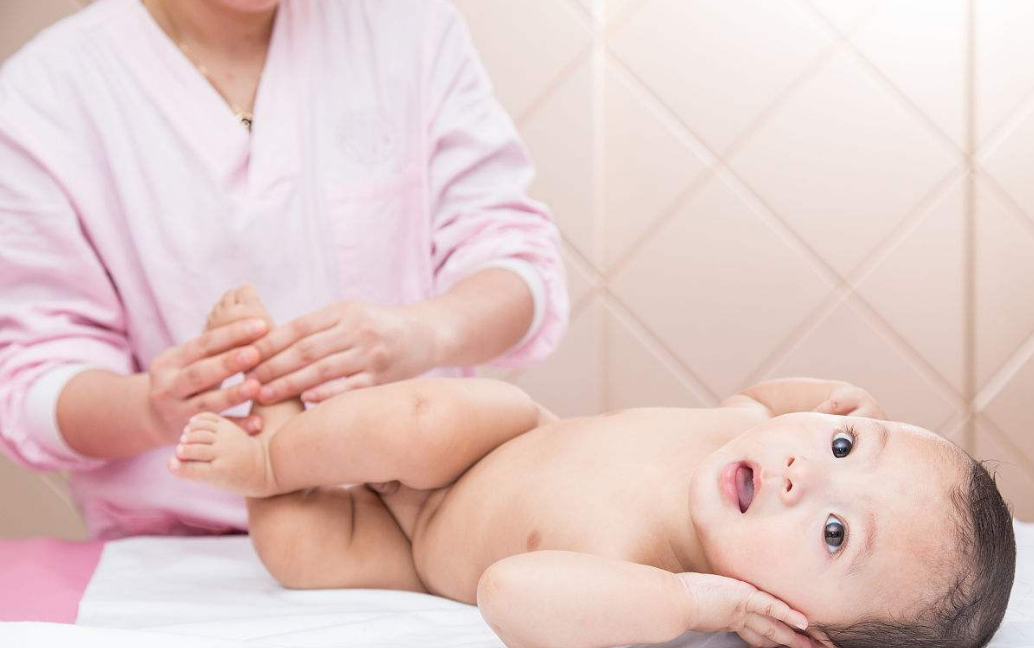 寶寶推拿哭怎么回事 給孩子按摩推拿需要注意什么