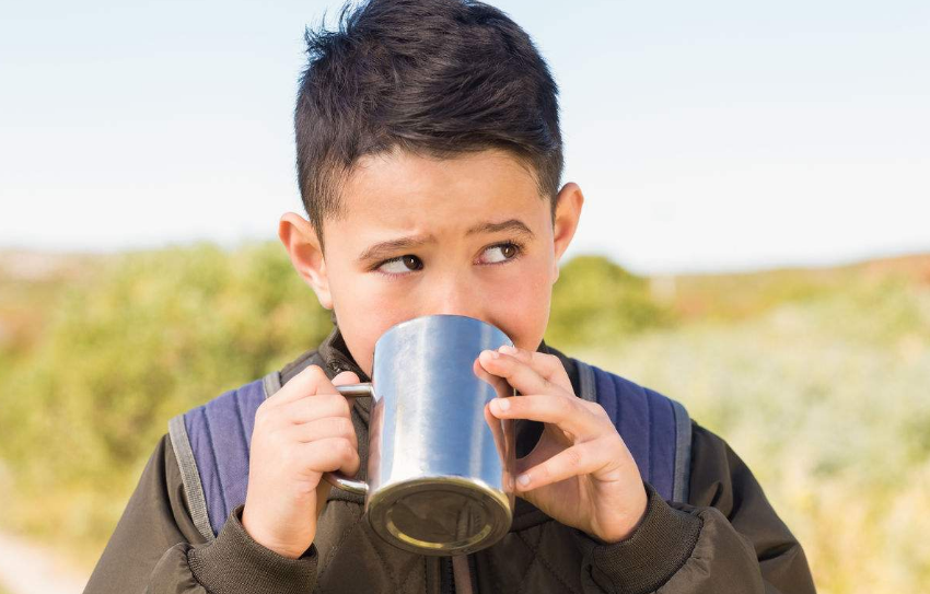孩子夏天怎么喝水好 2018孩子夏天喝水相關問題解答