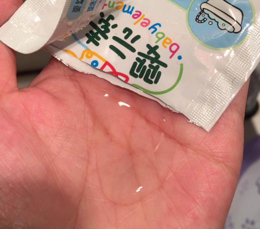 嬰元素嬰兒洗發沐浴露怎么樣 嬰元素嬰兒洗發沐浴露寶寶喜歡嗎 嬰元素嬰兒洗發沐浴露怎么樣 嬰元素嬰兒洗發沐浴露寶寶喜歡嗎