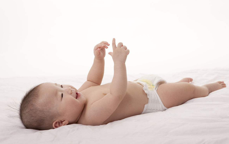 寶寶私處有分泌物是怎么回事 寶寶私處分泌物可以洗嗎