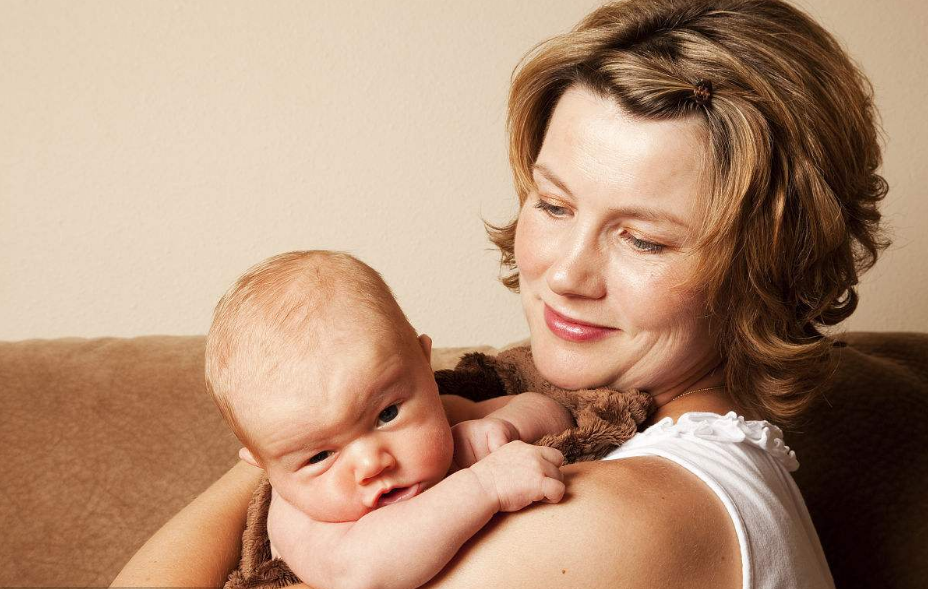 媽媽產(chǎn)后形成奶結(jié)怎么辦 怎么疏通奶結(jié) 媽媽產(chǎn)后形成奶結(jié)怎么辦 怎么疏通奶結(jié)