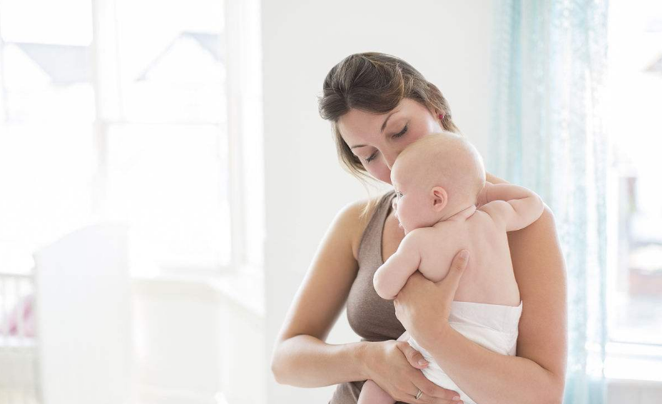 寶寶什么時候要少抱 寶寶不能抱的原因是什么2018