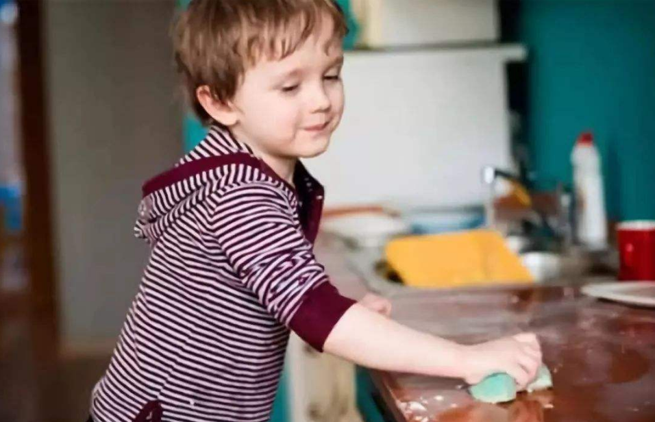 怎么引導孩子從小做家務 孩子在家不做家務怎么辦好 怎么引導孩子從小做家務 孩子在家不做家務怎么辦好