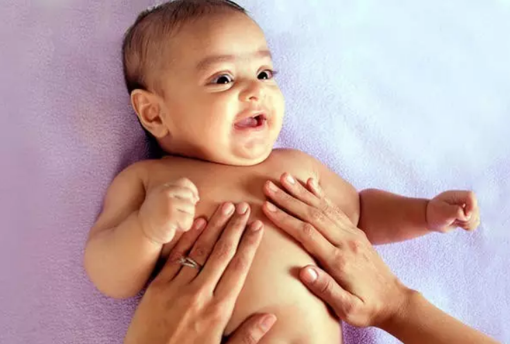 給寶寶按摩從頭部開始嗎 孩子按摩推拿的正確步驟方法 給寶寶按摩從頭部開始嗎 孩子按摩推拿的正確步驟方法