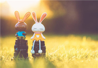 2018八月請善待我的說說句子 八月請對我好一點(diǎn)的圖片心情短語