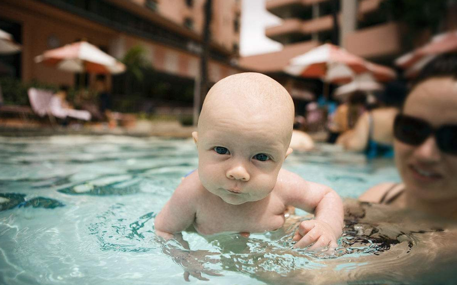 嬰兒游泳的好處 寶寶游泳洗澡要準備什么2018
