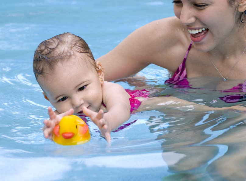 帶孩子游泳好不好 孩子游泳有哪些好處 帶孩子游泳好不好 孩子游泳有哪些好處