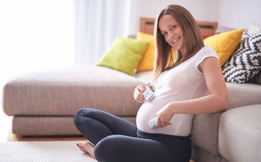 懷孕買什么款式的鞋子好 孕期可以穿鞋底跟多高的鞋子
