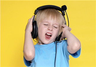 孩子發泄情緒時怎么正確疏導 如何幫助孩子認識自己的情緒