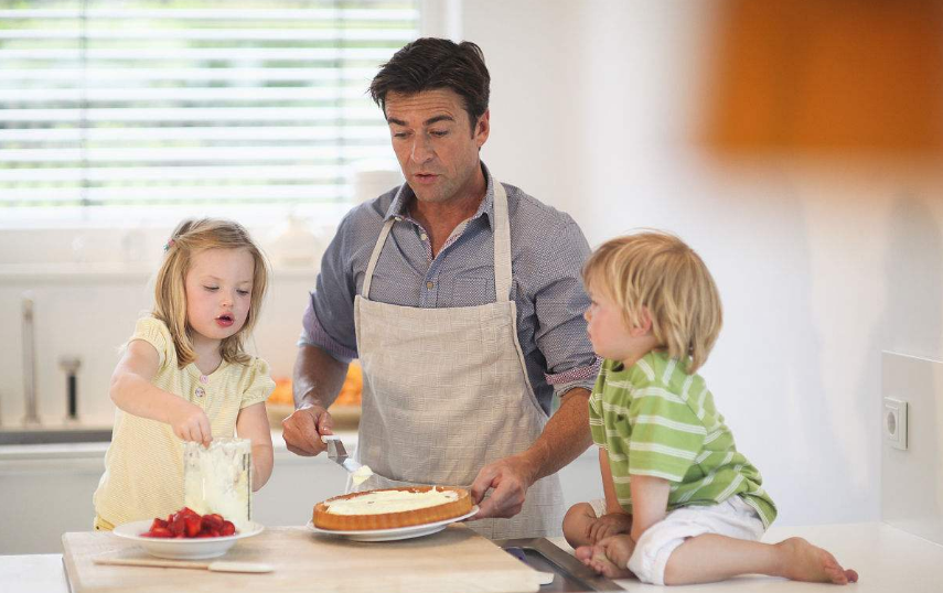 寶寶愛撿小石頭昆蟲怎么辦 孩子細微事物敏感期怎么做比較好