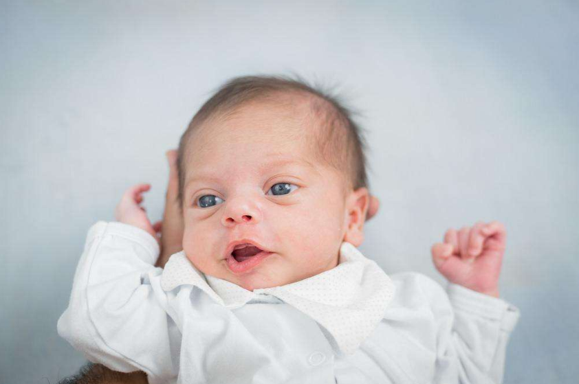 寶寶頭發稀少是缺什么嗎 寶寶頭發少怎么辦好 寶寶頭發稀少是缺什么嗎 寶寶頭發少怎么辦好