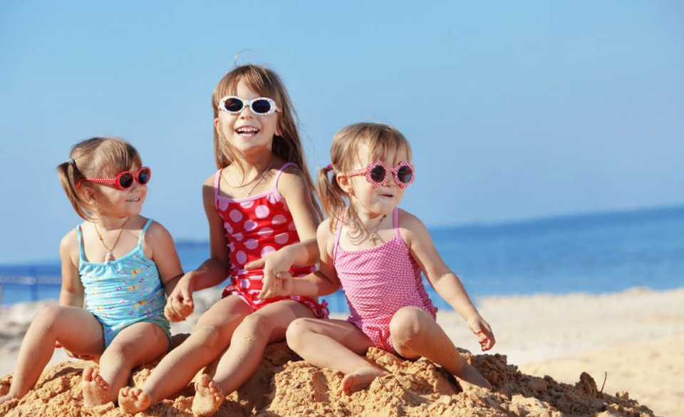 看到寶寶開心的玩耍怎么發說說 孩子玩耍照片的感慨心情短語