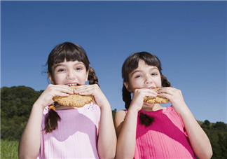 家有雙胞胎孩子怎么教育 雙胞胎如何更好地教育 家有雙胞胎孩子怎么教育 雙胞胎如何更好地教育