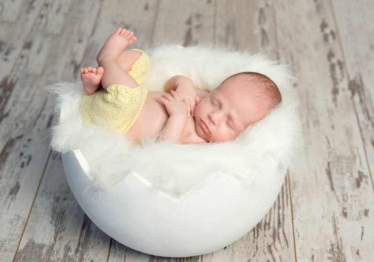 哄娃睡覺難的說說感慨 終于哄娃睡著了幽默的句子短語 哄娃睡覺難的說說感慨 終于哄娃睡著了幽默的句子短語