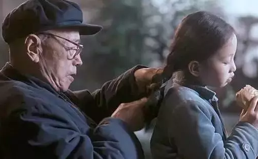 爺爺奶奶能代替父母對孩子的愛嗎 孩子給爺爺奶奶帶有哪些問題