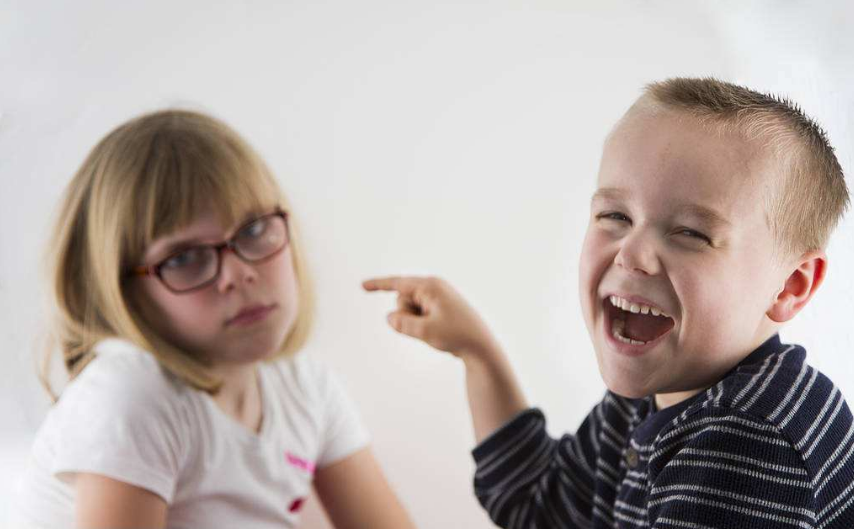 孩子被嘲笑應該怎么去應對比較好 孩子被嘲笑正確做法 孩子被嘲笑應該怎么去應對比較好 孩子被嘲笑正確做法