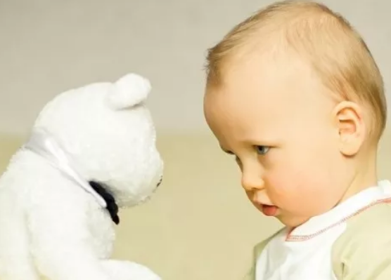 寶寶什么都懂但是不愛說話怎么辦 寶寶不愛說話是性格原因嗎 寶寶什么都懂但是不愛說話怎么辦 寶寶不愛說話是性格原因嗎