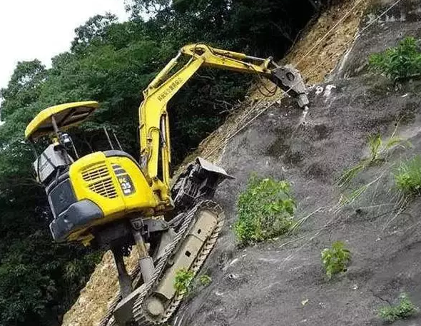 9歲男孩開挖掘機是真的嗎 開挖掘機需要學多久 9歲男孩開挖掘機是真的嗎 開挖掘機需要學多久