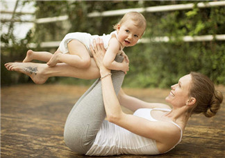 維密超模糖糖二胎產(chǎn)后怎么恢復(fù)的 產(chǎn)后如何恢復(fù)細(xì)腰平坦小腹