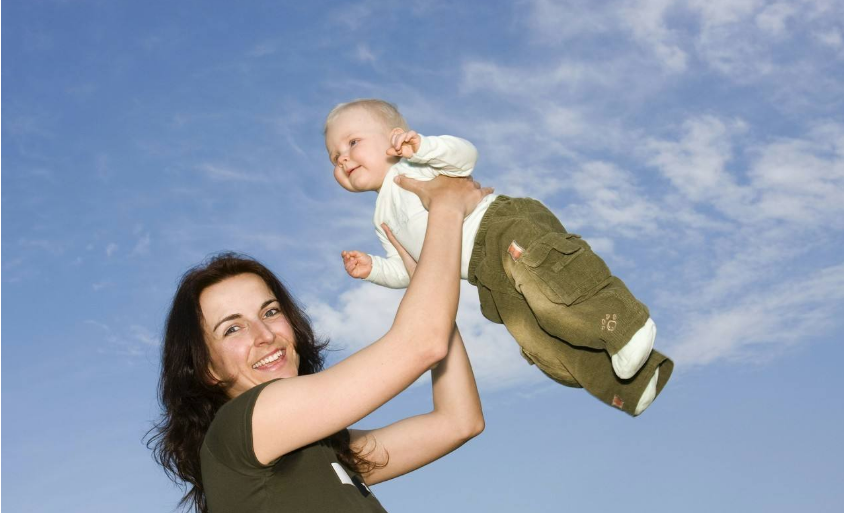 嬰兒規律運動好不好 寶寶運動親子游戲有哪些
