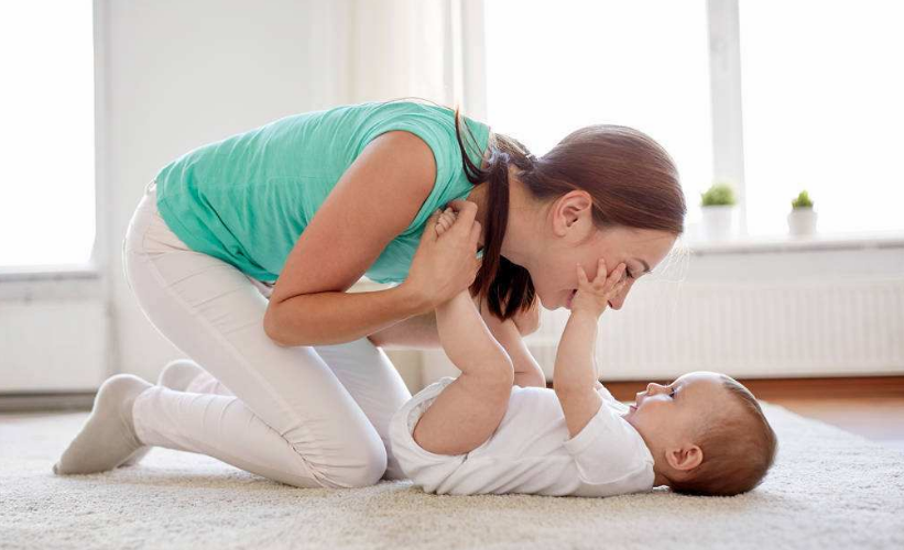 怎么給嬰兒穴位按摩舒緩不適 如何強健寶寶體質 怎么給嬰兒穴位按摩舒緩不適 如何強健寶寶體質